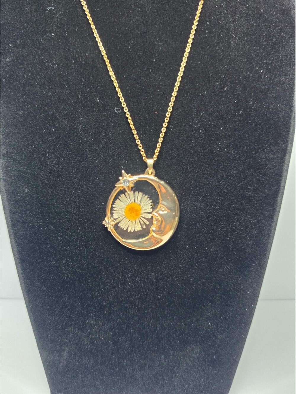 Pressed Flower Crescent Moon Face Pendant Resin Celestial Gold Tone Necklace